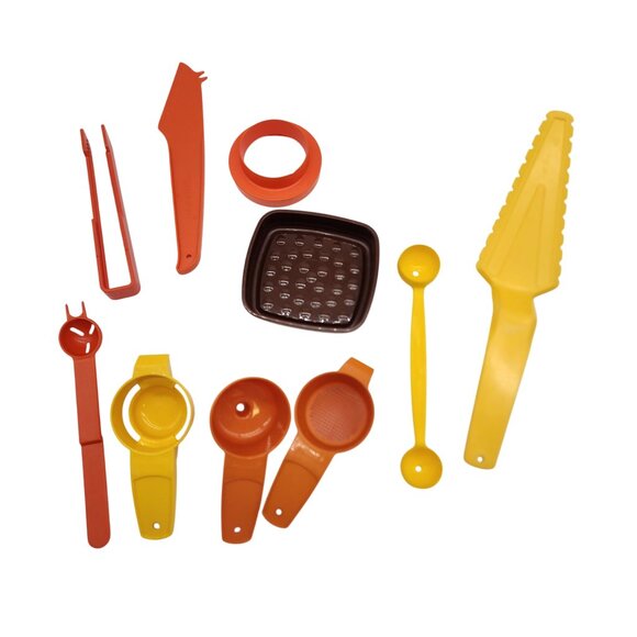 Vintage Tupperware assorted kitchen utensils tools gadgets 10 items - Picture 1 of 4